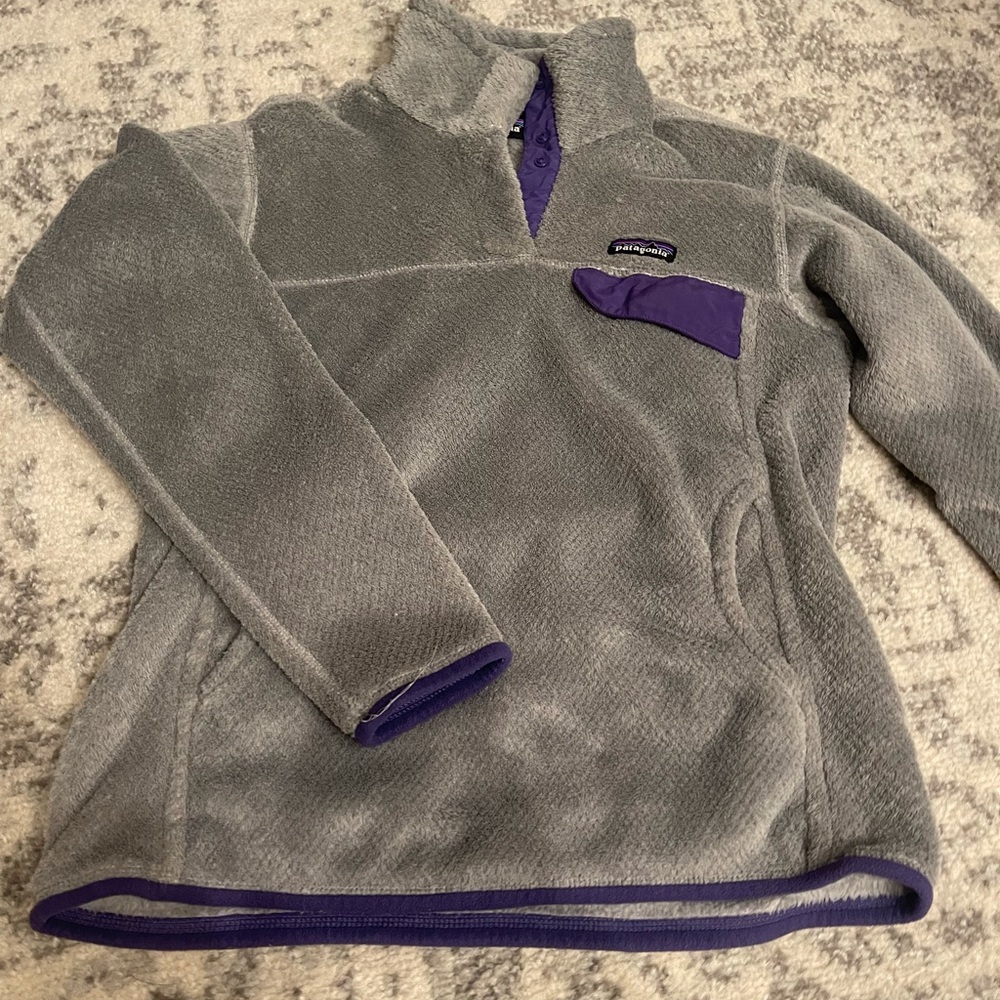 Size medium Patagonia Sweatshirt. Great condition